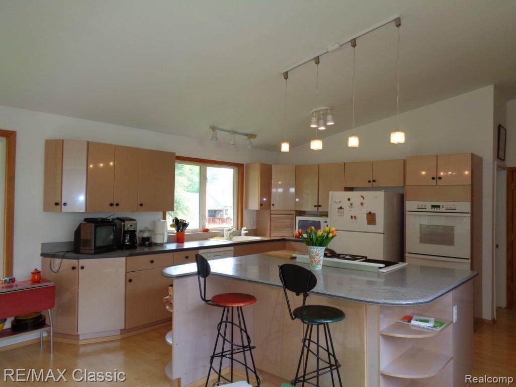 5218 Patrick Road West Bloomfield, MI 48322 - Photo 15 of 17 022.jpg