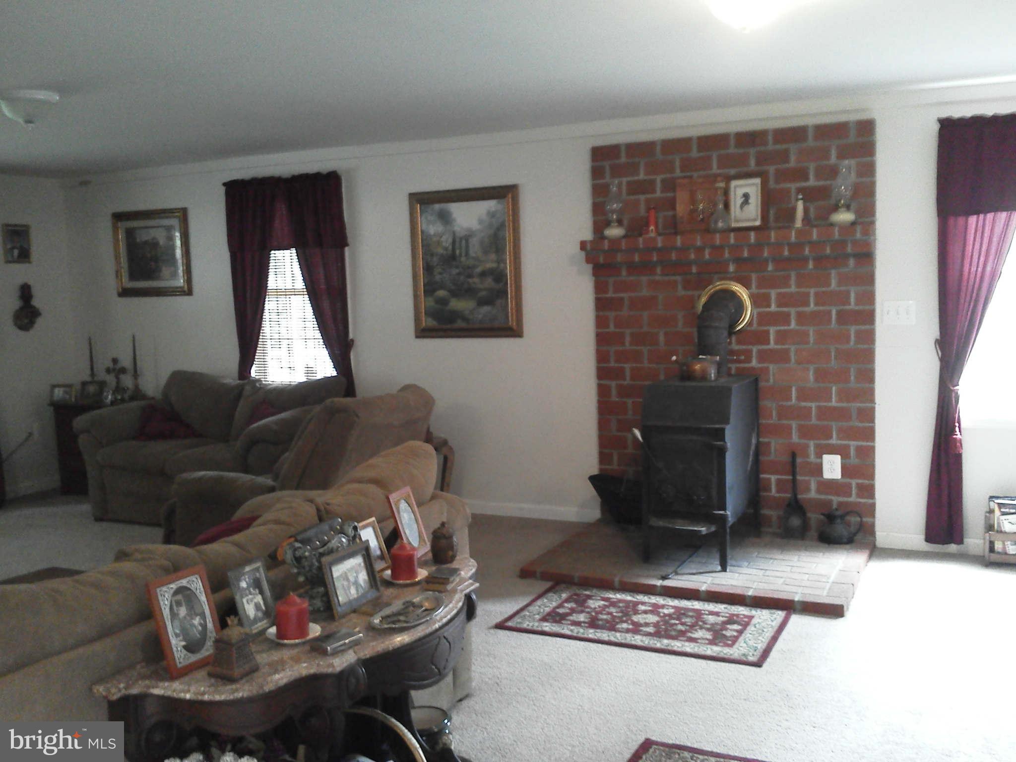 70 Flatwood Road Washington, VA 22747 - Photo 13 of 30 Living Room