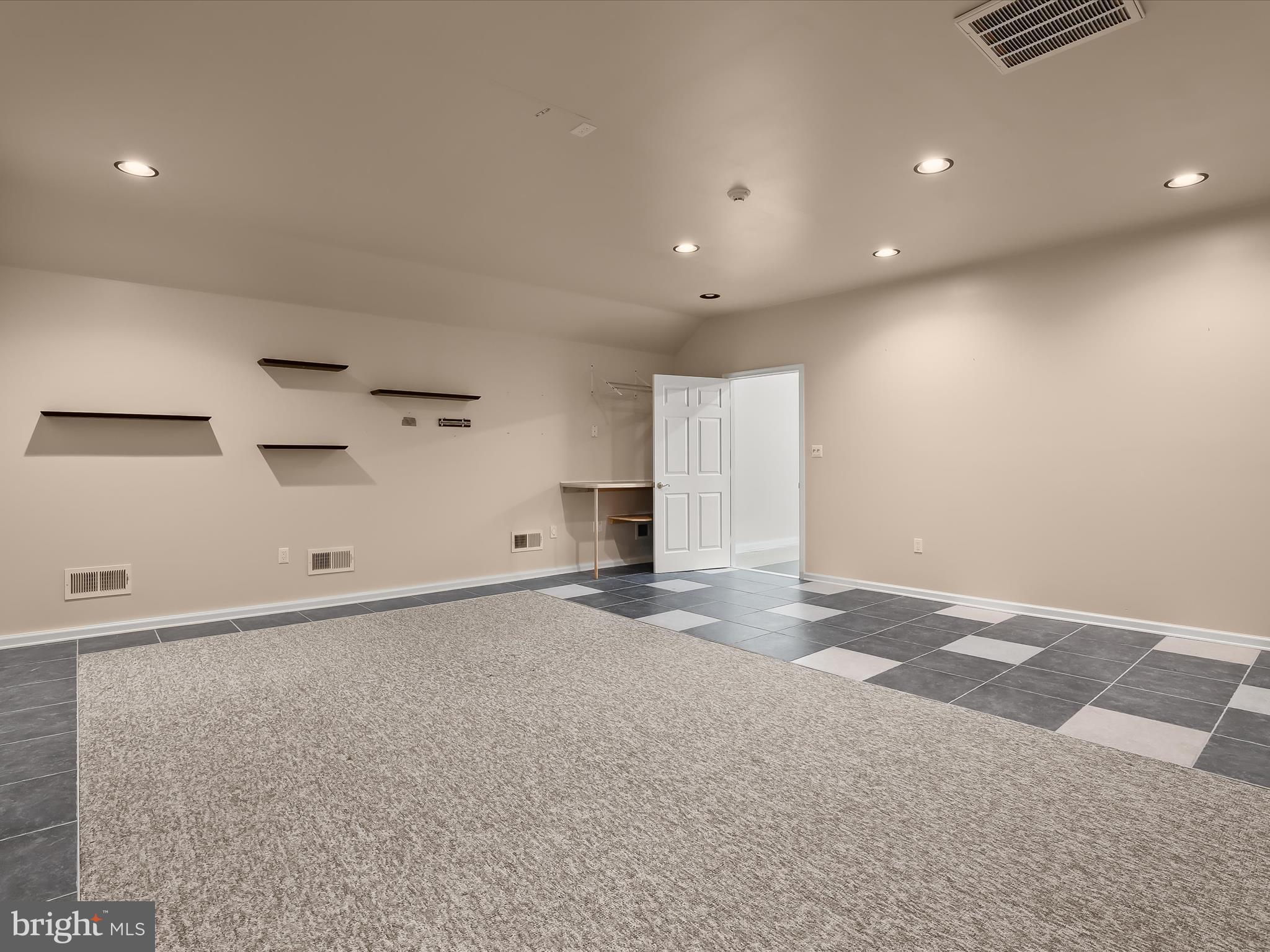 3155 Clarho Circle Finksburg, MD 21048 - Photo 64 of 70 an empty room with cabinet and mirrors