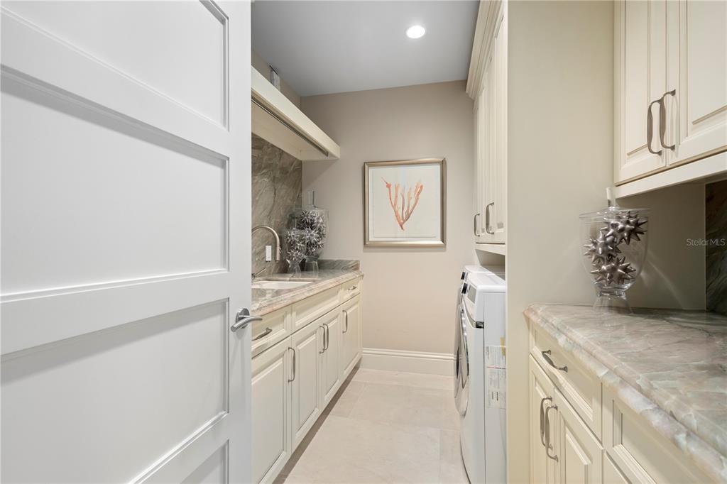 2251 Gulf Of Mexico Drive, Unit 203 Longboat Key, FL 34228 - Photo 14 of 21