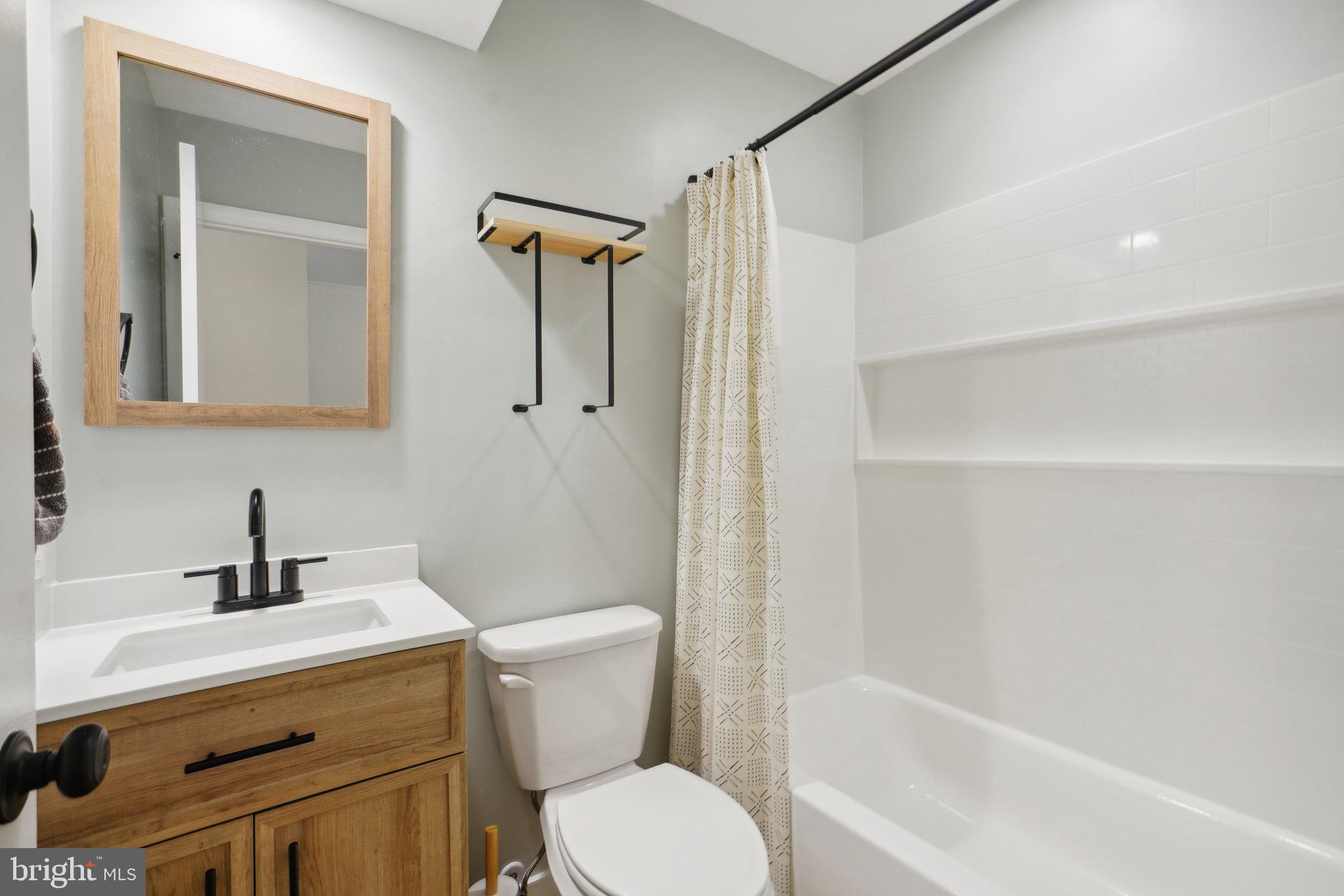 203 Cypress Point Circle Mount Laurel, NJ 08054 - Photo 12 of 21 Updated attractive Full Hall Bath