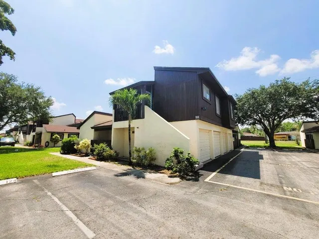 $2,000 | 5320 Bosque Lane, Unit 88, West Palm Beach, FL 33415