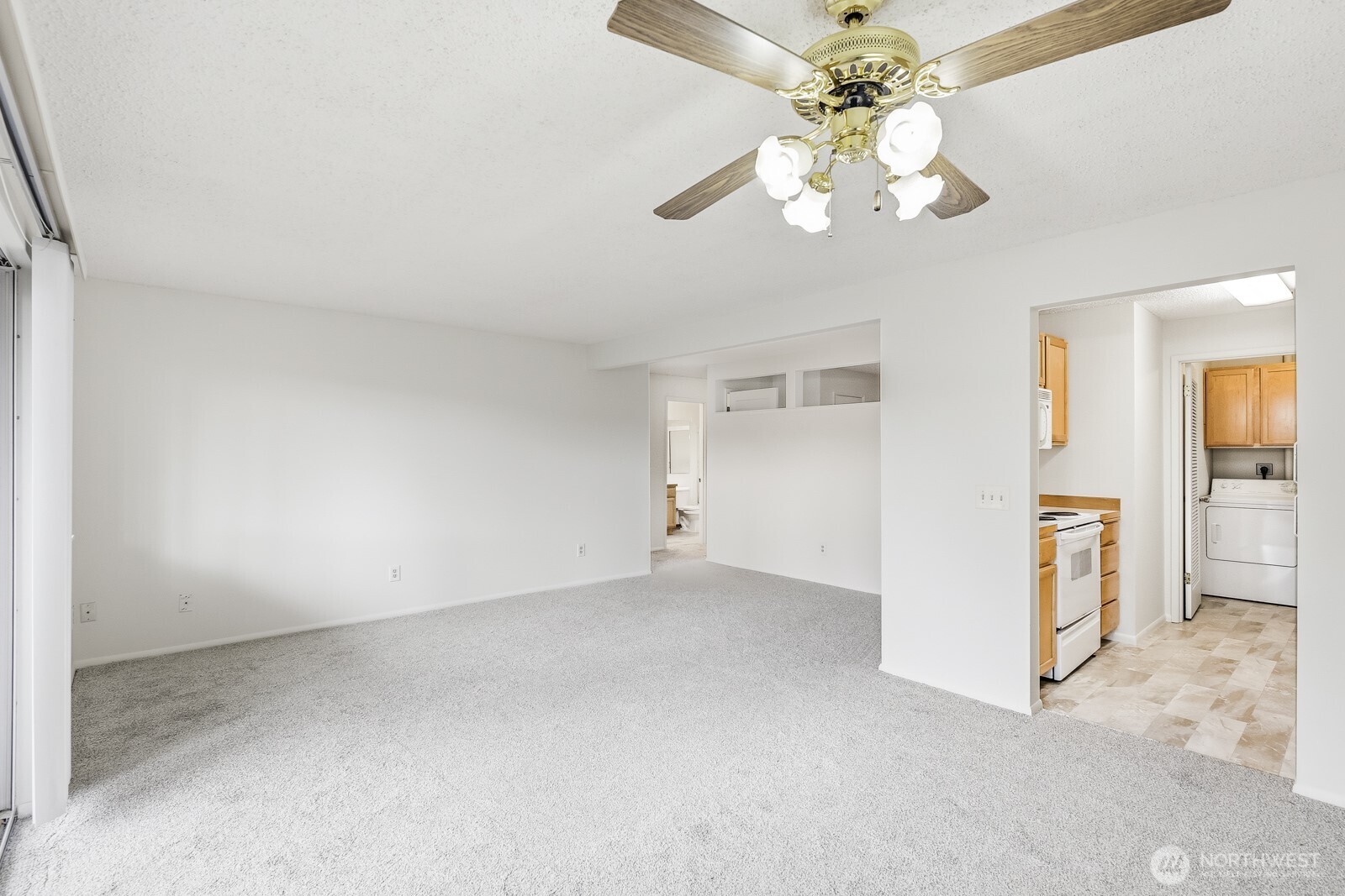335 Heather Road, Unit 202 Everett, WA 98203 - Photo 13 of 31