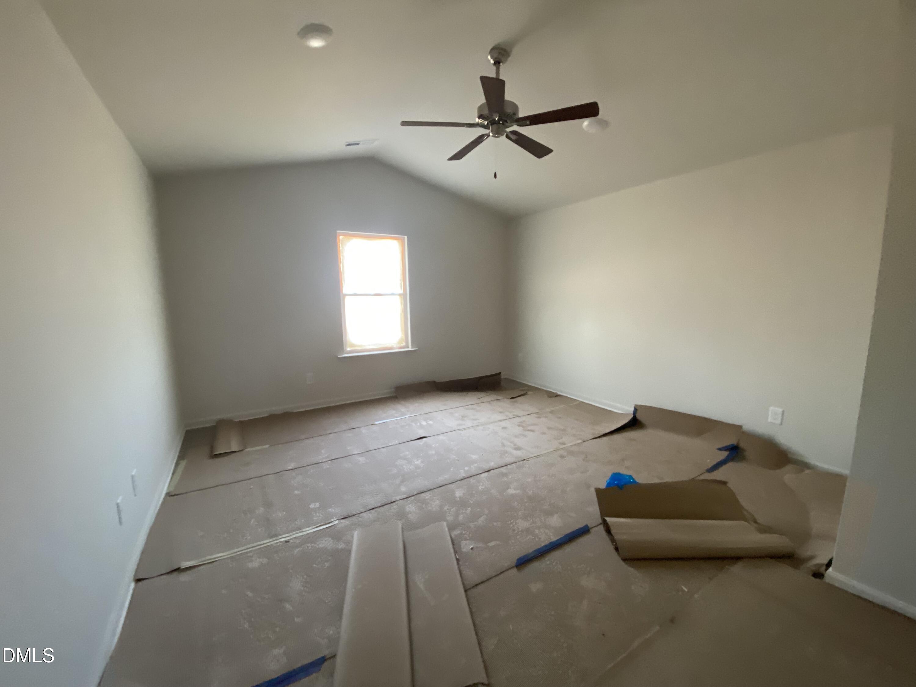 107 Slew Court Fremont, NC 27830 - Photo 9 of 16 a room with furniture and windows