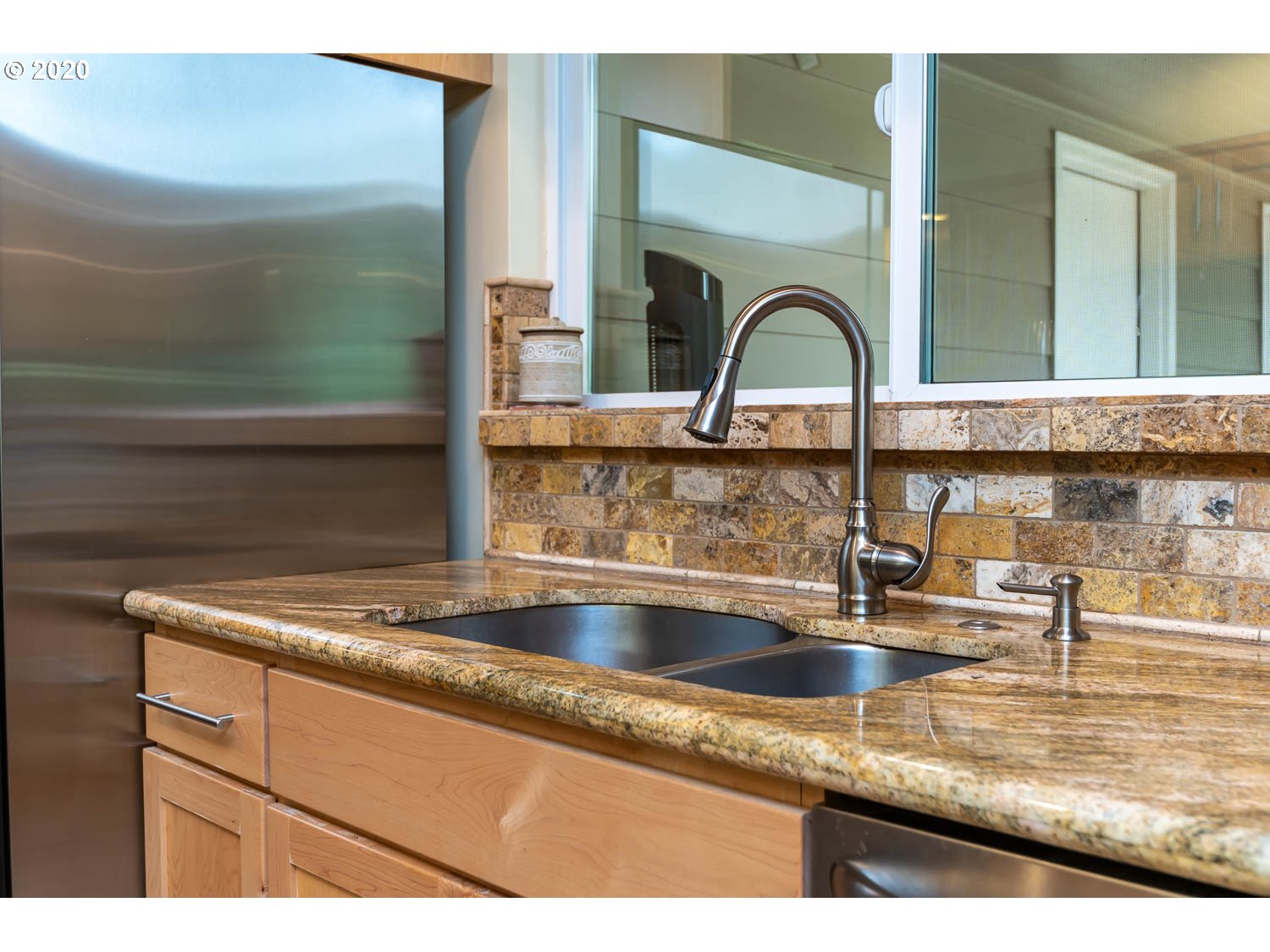 5269 Southwest Dosch Road Portland, OR 97239 - Photo 11 of 32 Gallery Image 11