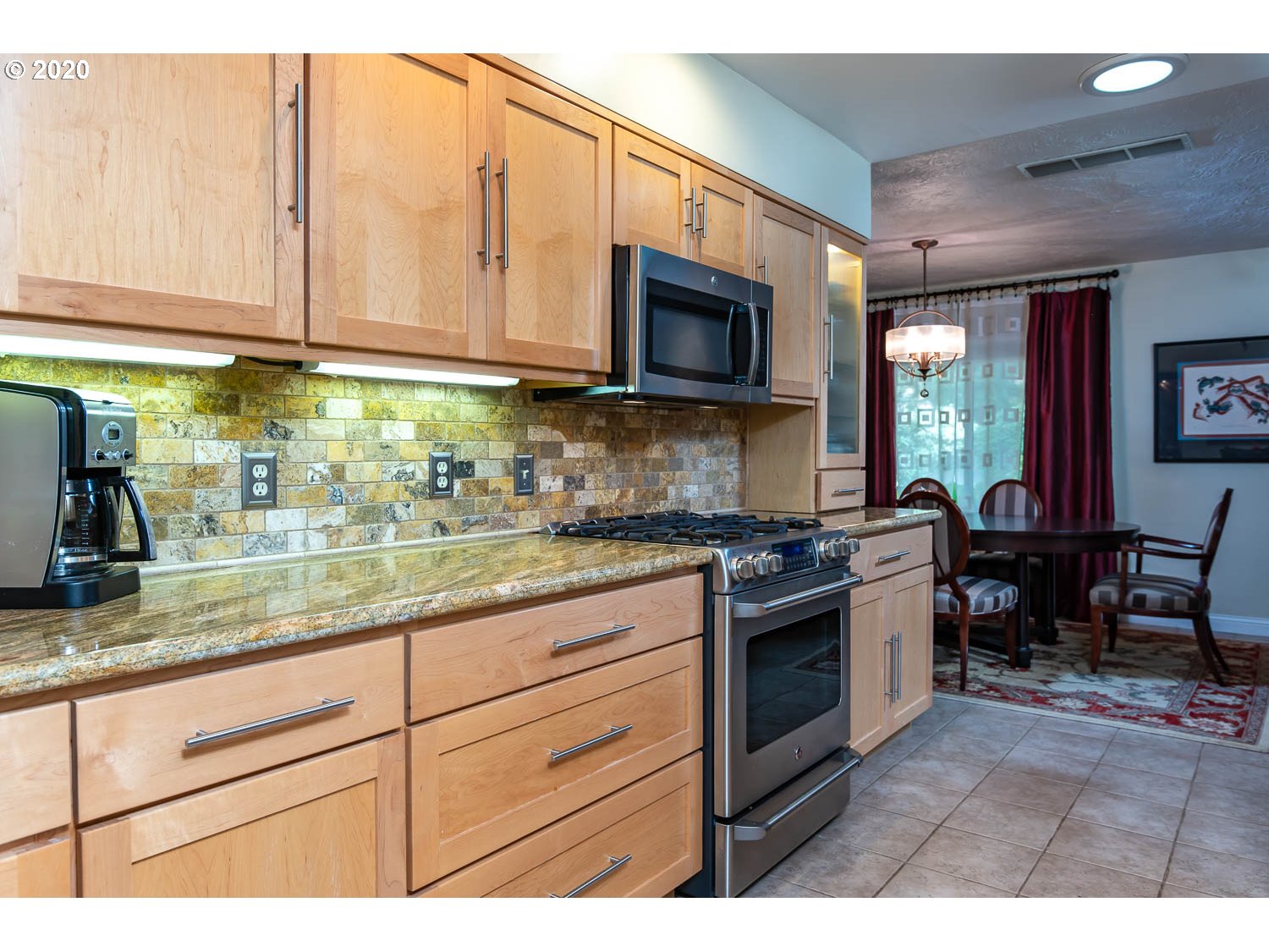 5269 Southwest Dosch Road Portland, OR 97239 - Photo 12 of 32 Gallery Image 12