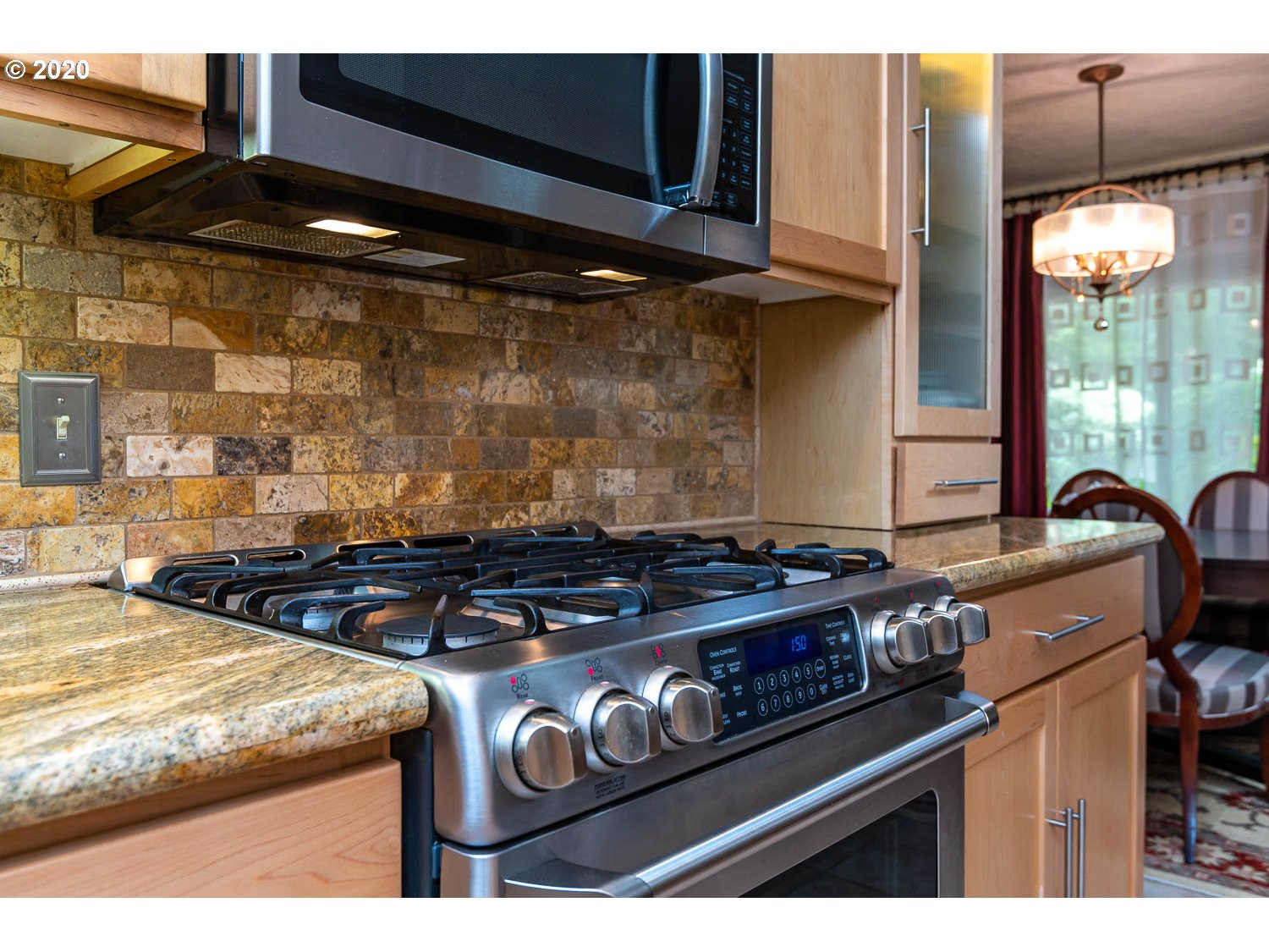 5269 Southwest Dosch Road Portland, OR 97239 - Photo 13 of 32 Gallery Image 13