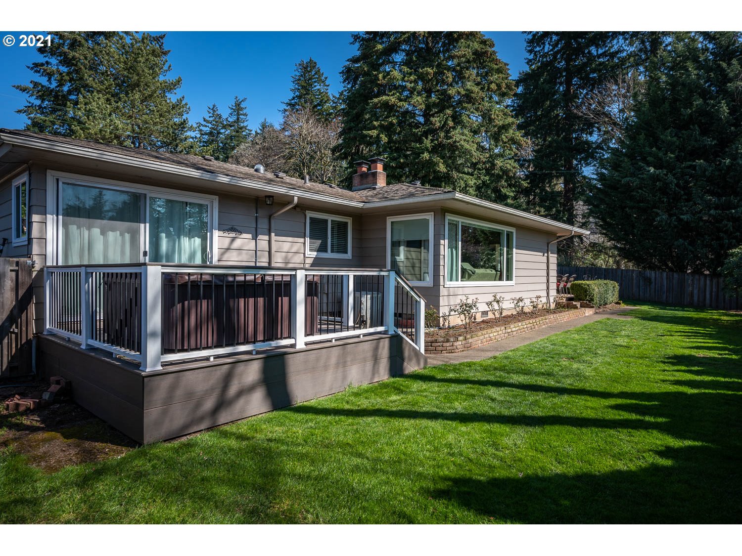 5269 Southwest Dosch Road Portland, OR 97239 - Photo 29 of 32 Gallery Image 29