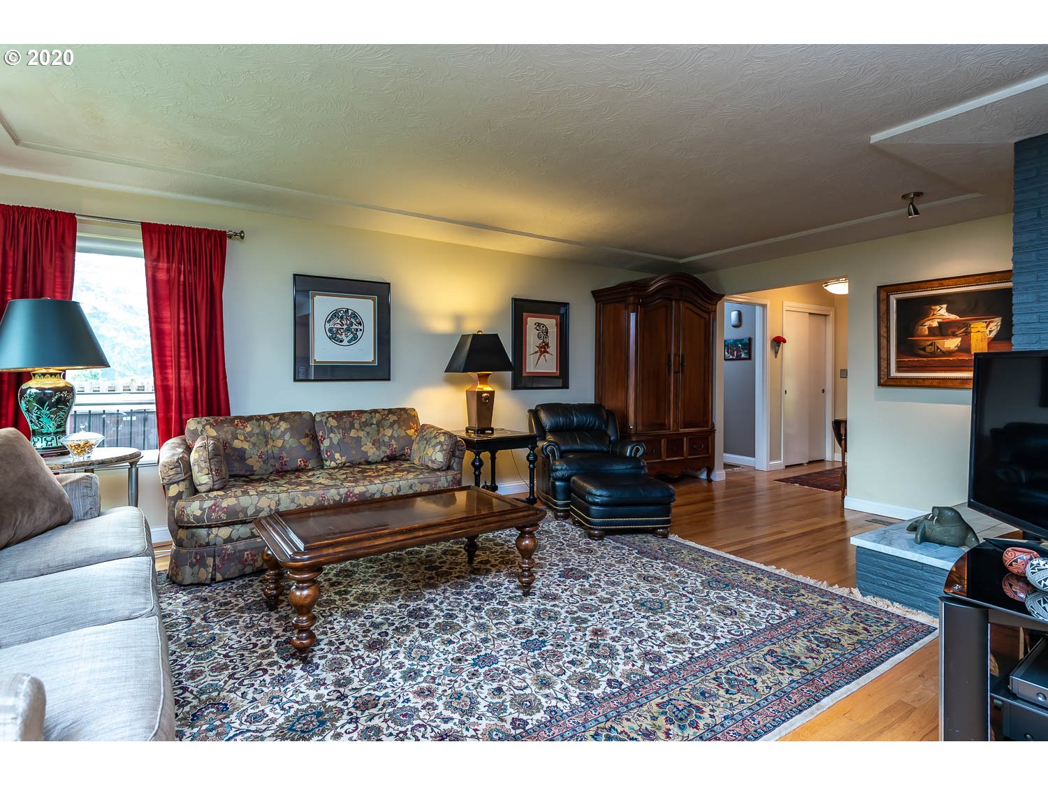 5269 Southwest Dosch Road Portland, OR 97239 - Photo 6 of 32 Gallery Image 6
