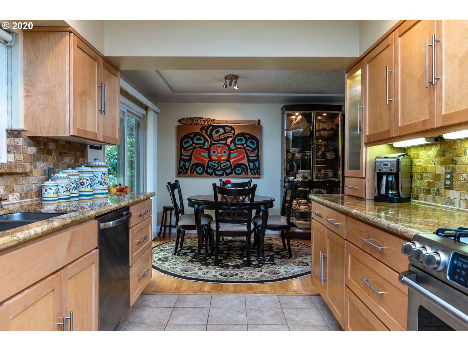 5269 Southwest Dosch Road Portland, OR 97239 - Photo 9 of 32 Gallery Image 9