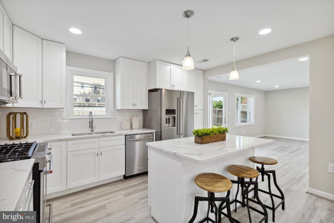 6712 Barrett Road Falls Church, VA 22042 - Photo 12 of 45 Gallery Image 12