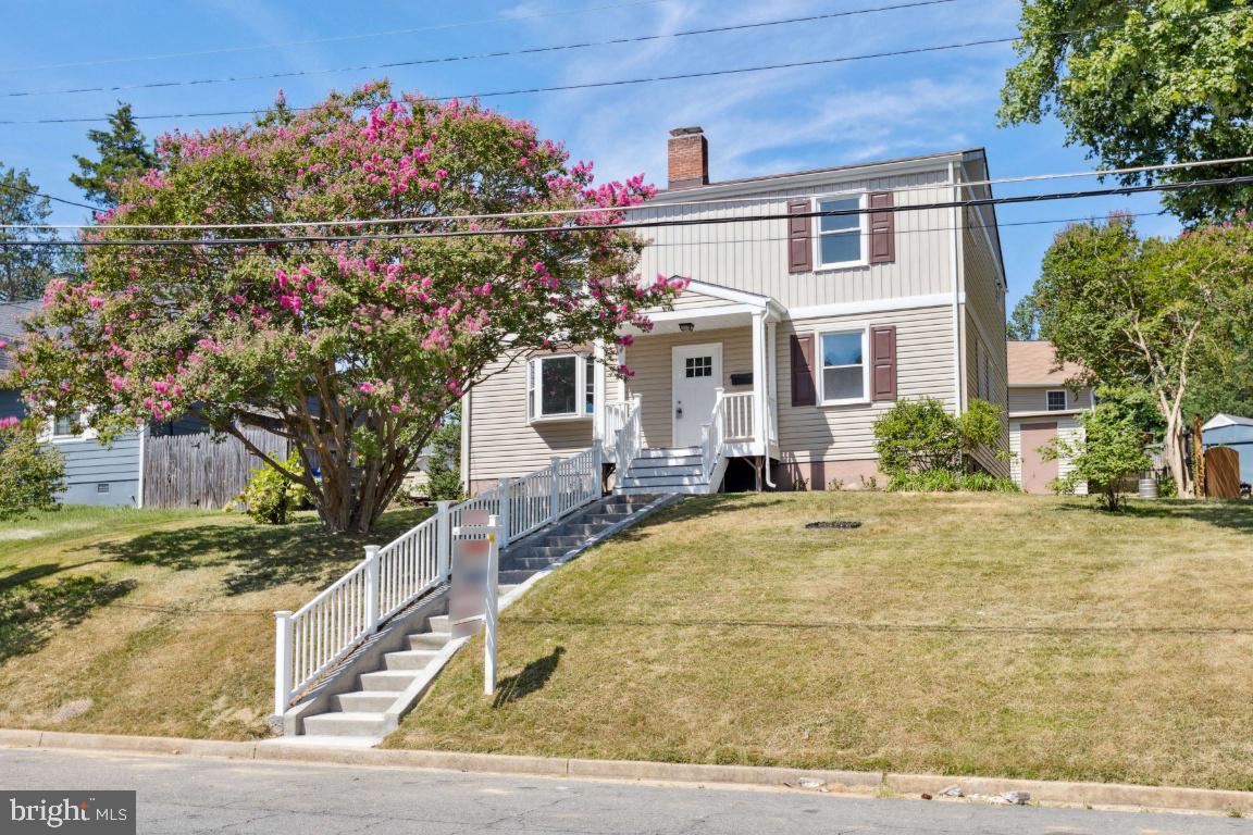 6712 Barrett Road Falls Church, VA 22042 - Photo 2 of 45 Gallery Image 2