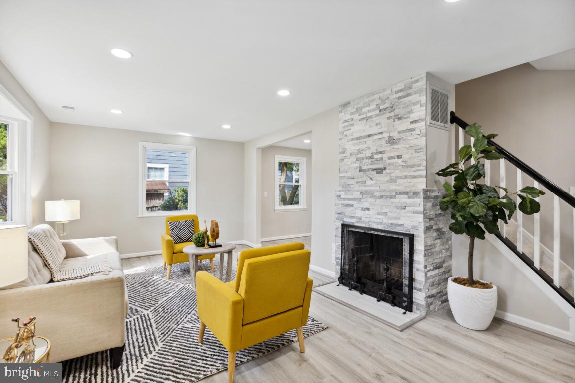 6712 Barrett Road Falls Church, VA 22042 - Photo 4 of 45 Gallery Image 4