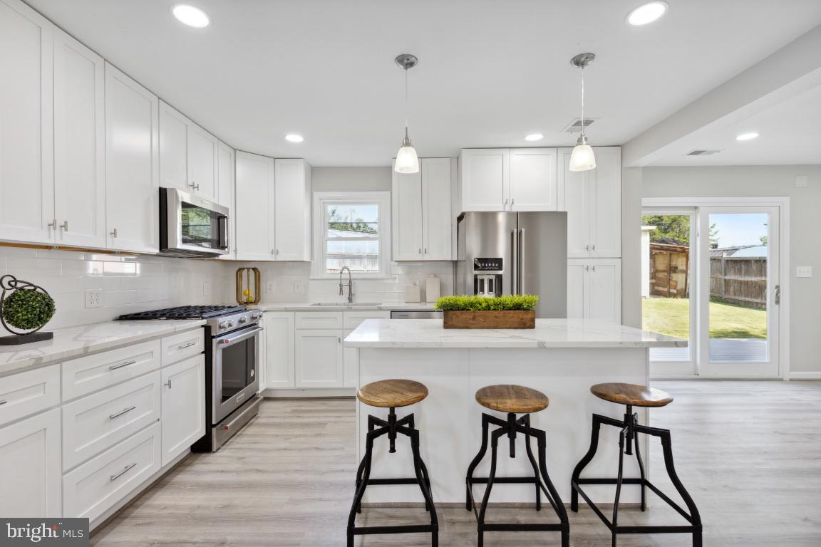 6712 Barrett Road Falls Church, VA 22042 - Photo 9 of 45 Gallery Image 9