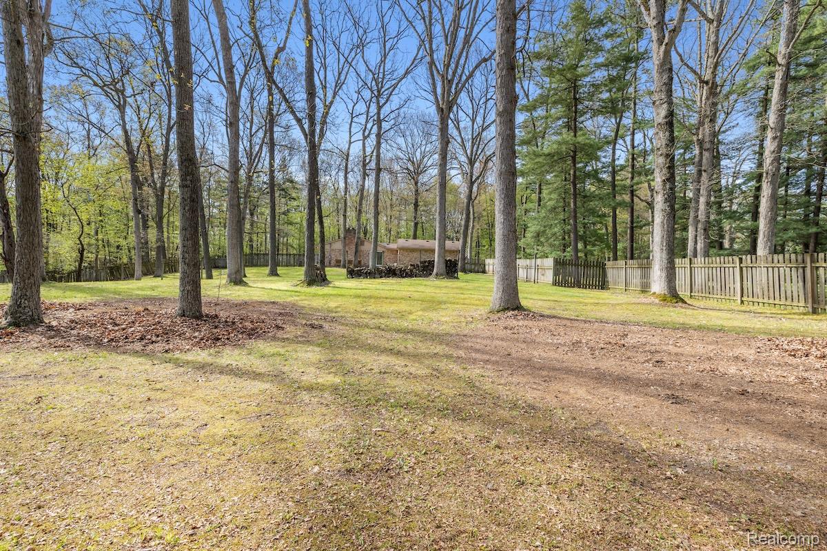 2700 North Hacker Road Howell, MI 48855 - Photo 20 of 34 2700 Hacker-61.jpg