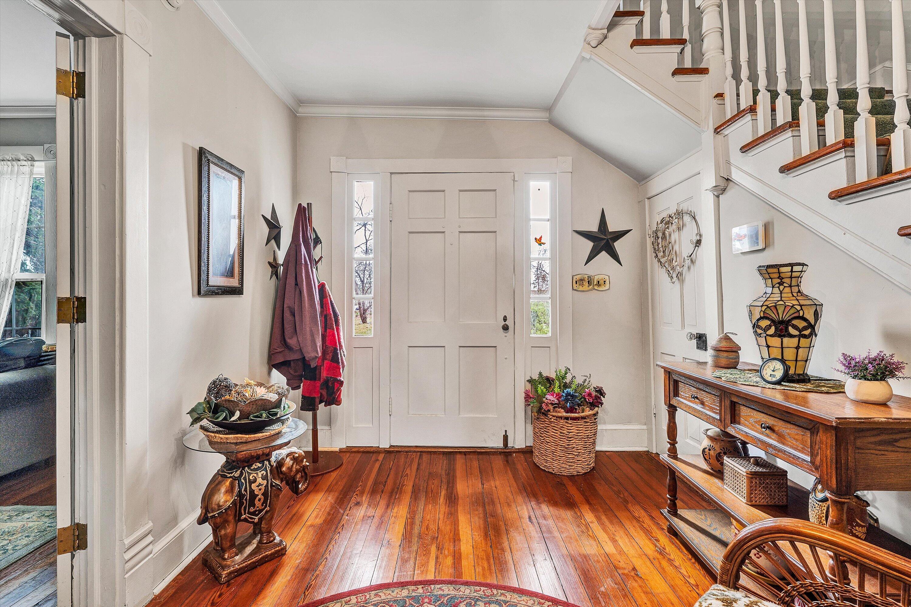 4015 Mud Lick Road Southwest Roanoke, VA 24018 - Photo 3 of 36 Foyer