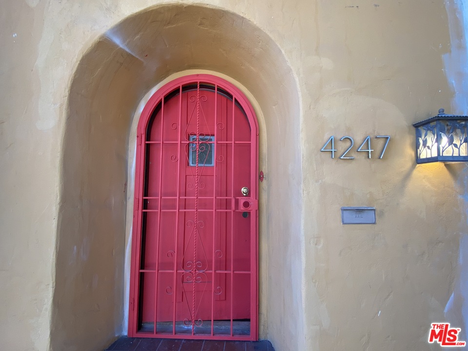 4247 9th Avenue Los Angeles, CA 90008 - Photo 12 of 45 a view of a wooden door