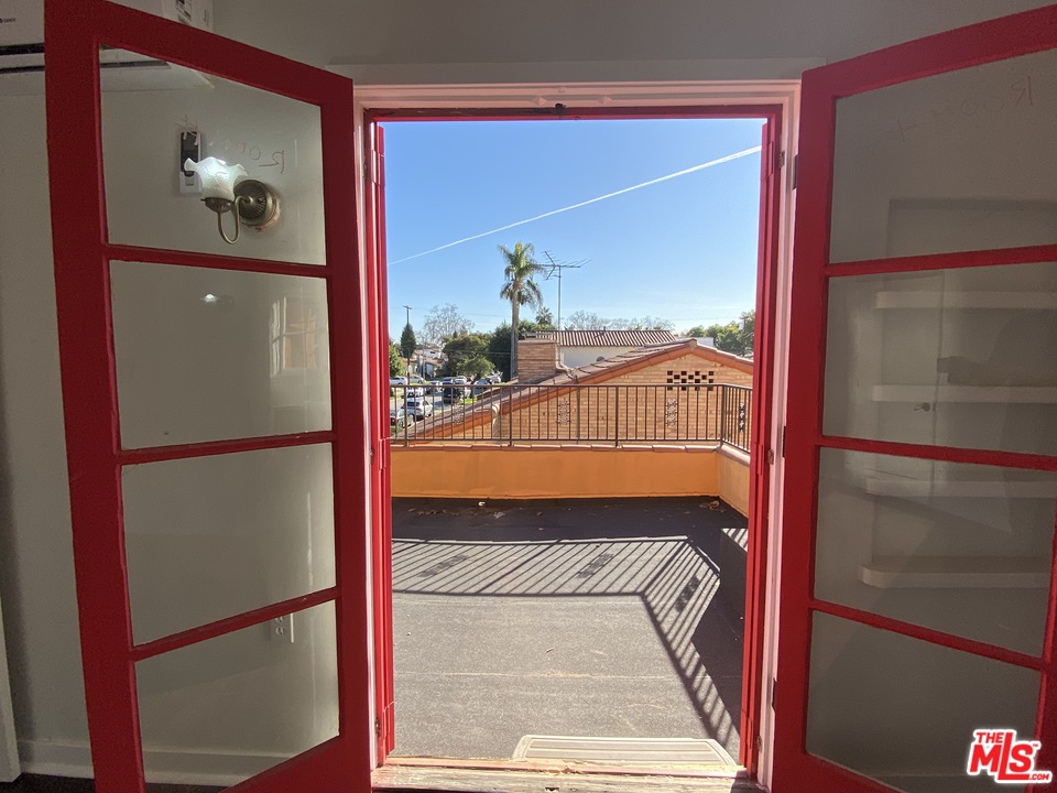4247 9th Avenue Los Angeles, CA 90008 - Photo 36 of 45 a view of bedroom from a bedroom
