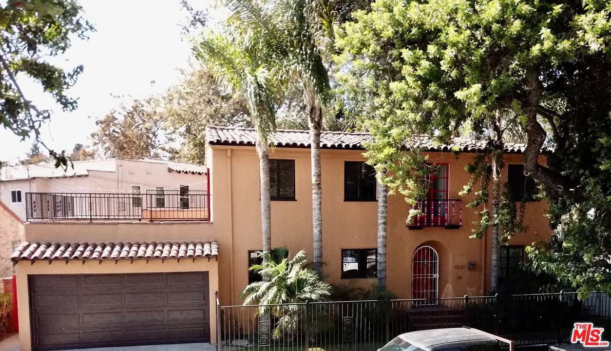 4247 9th Avenue Los Angeles, CA 90008 - Photo 10 of 45 a view of a house with a door