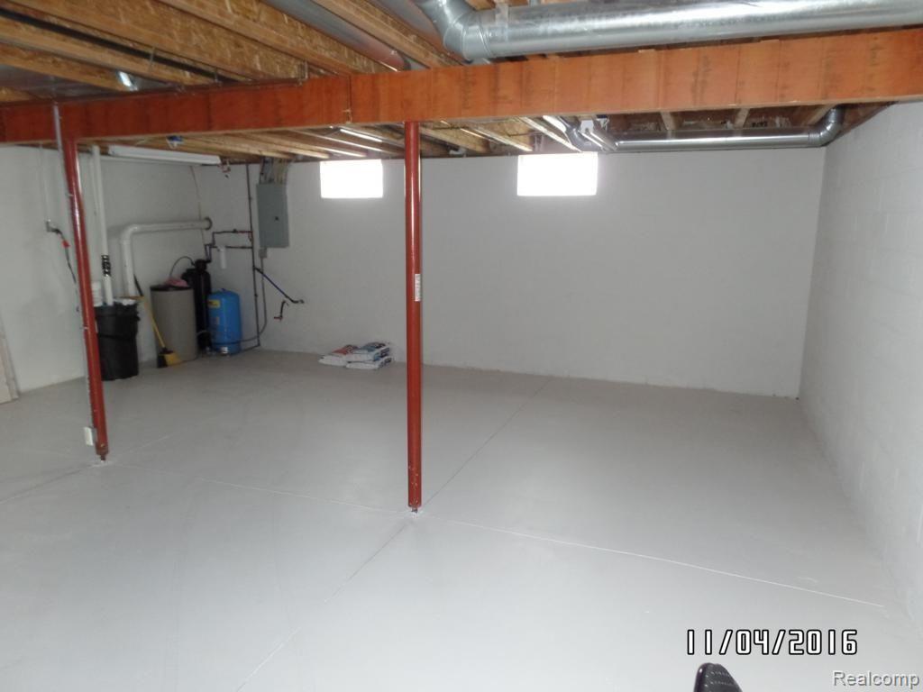 6320 North St Road Fort Gratiot, MI 48059 - Photo 31 of 59 6320 North Rd (31).jpg