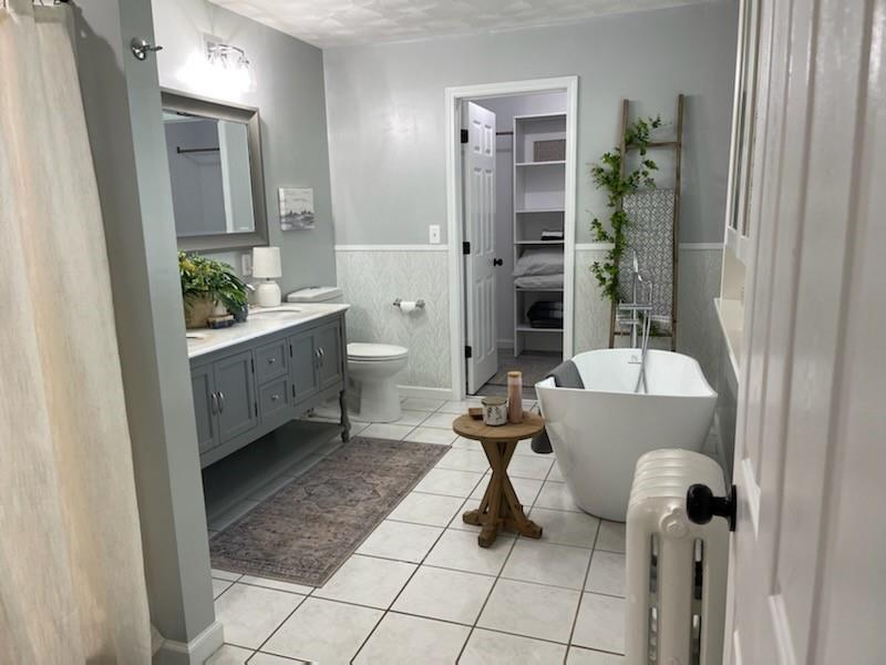 2149 Kingview Road Scottdale, PA 15683 - Photo 12 of 31 a living room with furniture