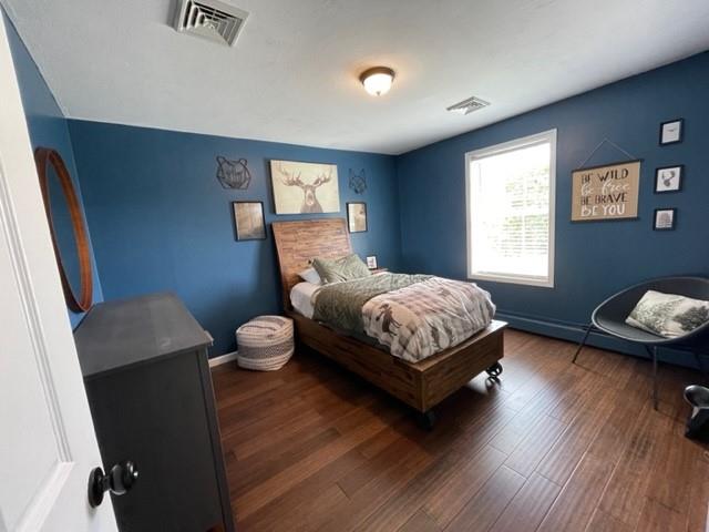 2149 Kingview Road Scottdale, PA 15683 - Photo 13 of 31 a bedroom with a bed and a window