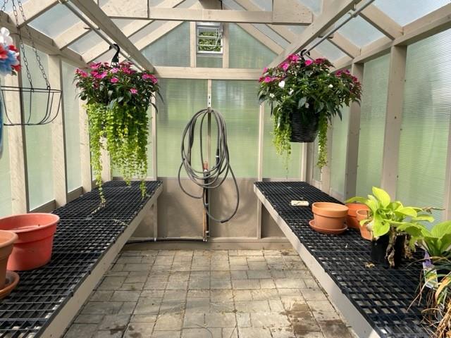 2149 Kingview Road Scottdale, PA 15683 - Photo 29 of 31 a vase of flowers sitting on a floor