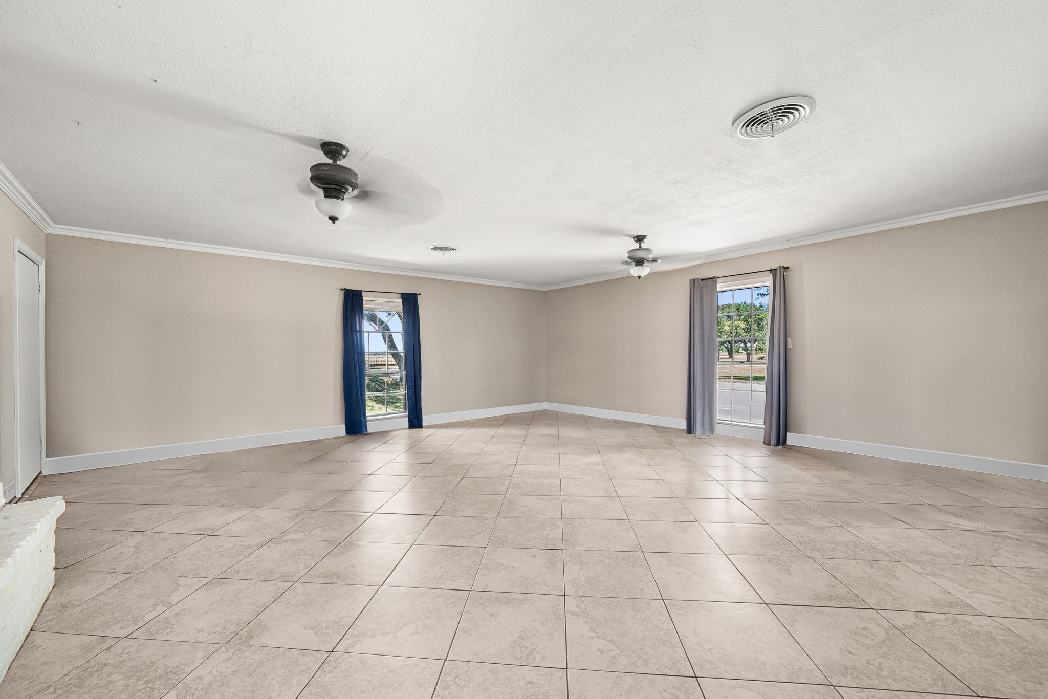 3148 FM 333 Road Garwood, TX 77442 - Photo 21 of 50 a view of an empty room with a window