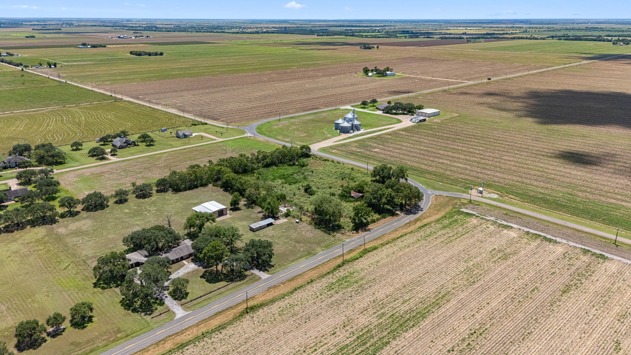 3148 FM 333 Road Garwood, TX 77442 - Photo 43 of 50 a view of an ocean and a houses