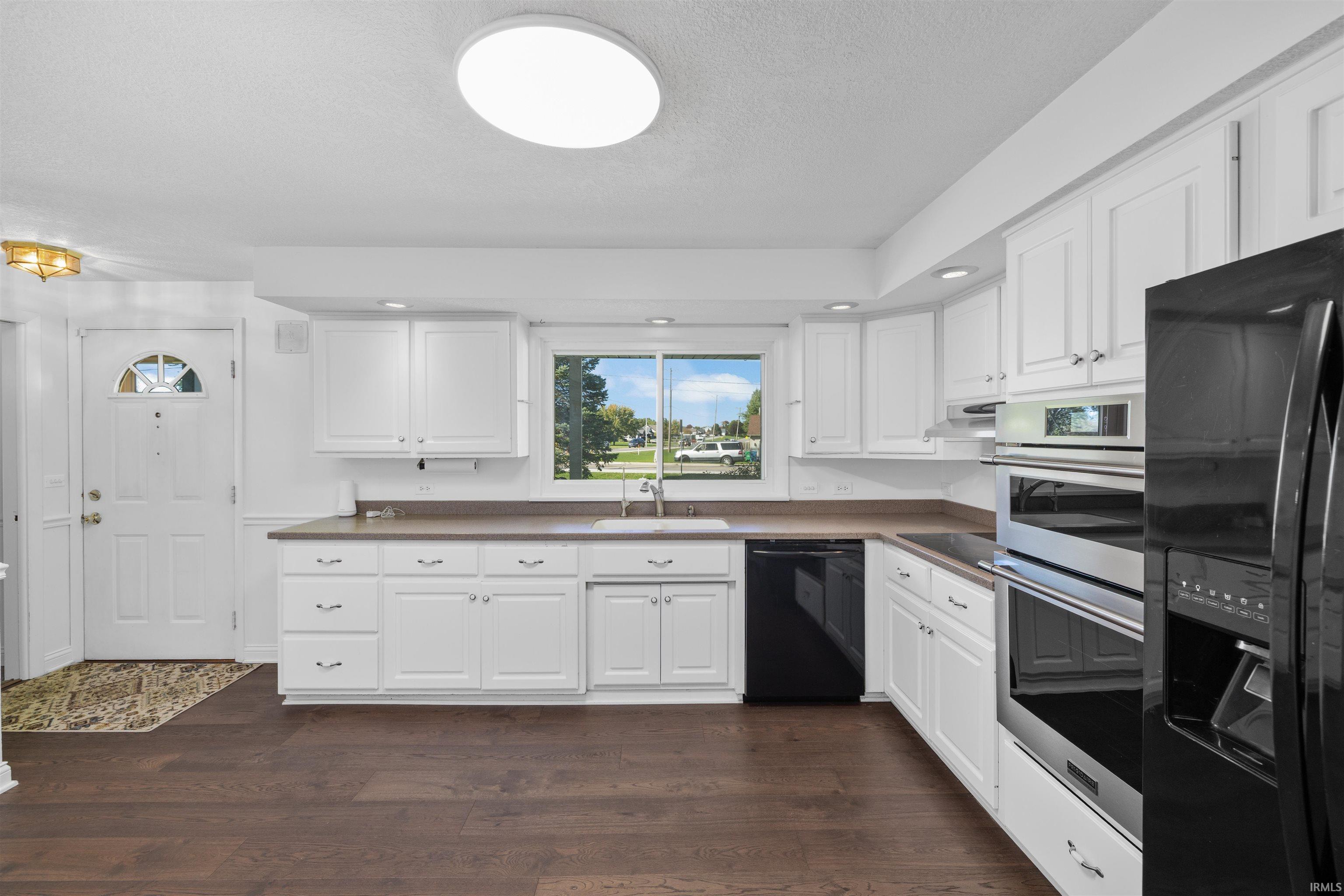 10012 Hosler Road Leo, IN 46765 - Photo 11 of 38 Gallery Image 11
