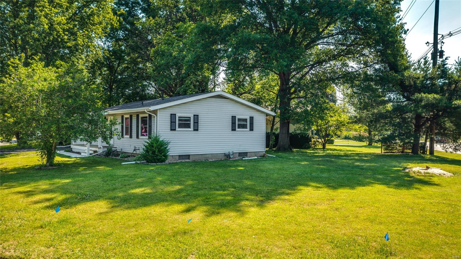 2 Birchwood Road Litchfield, IL 62056 - Photo 2 of 20 Gallery Image 2
