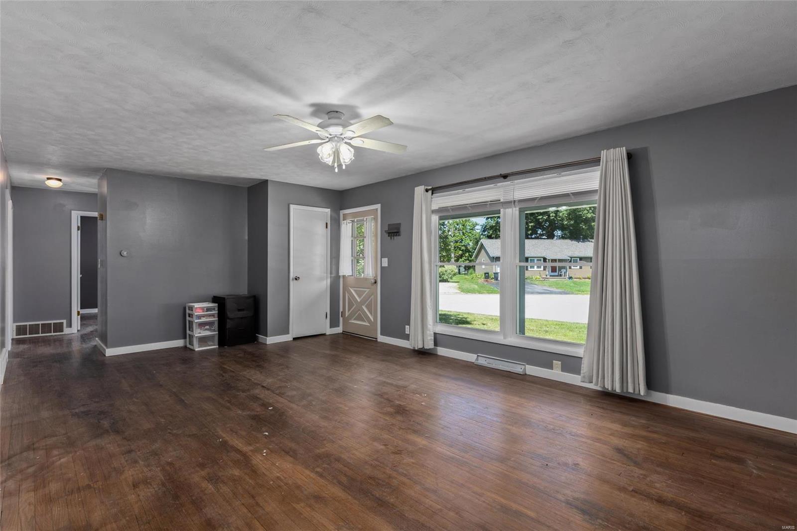2 Birchwood Road Litchfield, IL 62056 - Photo 5 of 20 Gallery Image 5
