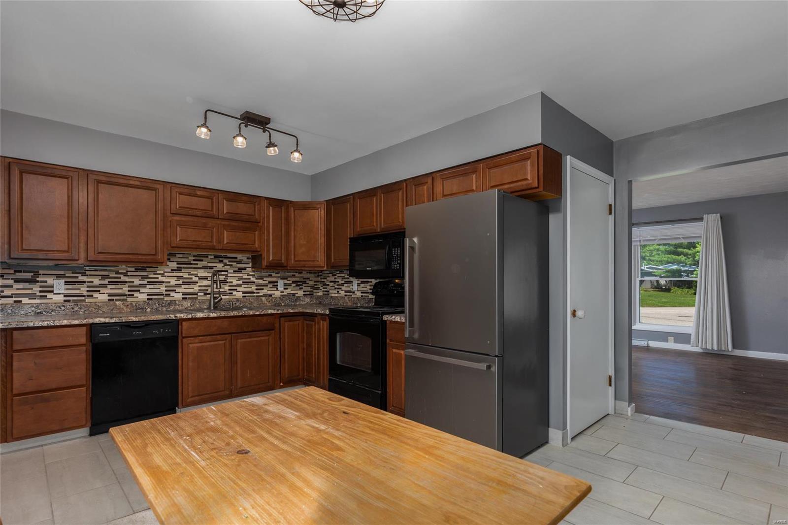 2 Birchwood Road Litchfield, IL 62056 - Photo 8 of 20 Gallery Image 8