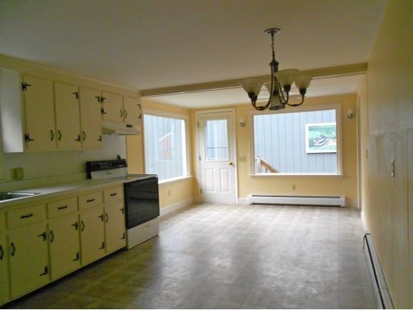 292 Walnut Street Rochester, NH 03867 - Photo 3 of 19