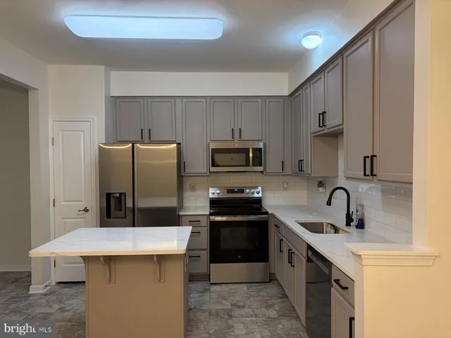 $2,700 | 371 Latrobe Drive, Newark, DE 19702