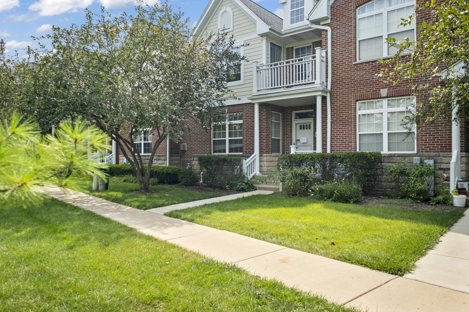 1882 Keystone Place, Unit 1882 Schaumburg, IL 60193 - Photo 1 of 36