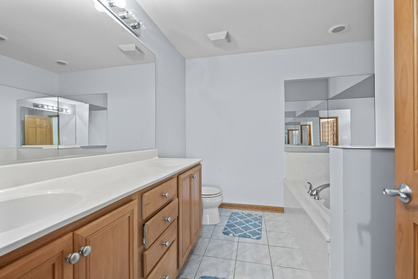 1882 Keystone Place, Unit 1882 Schaumburg, IL 60193 - Photo 15 of 36