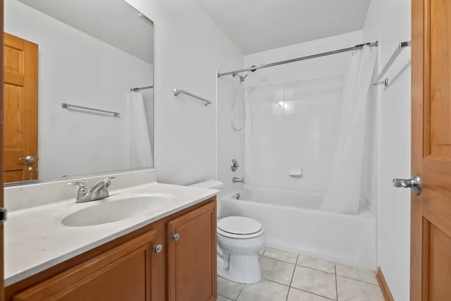 $440,500 | 1882 Keystone Place, Unit 1882, Schaumburg, IL 60193
