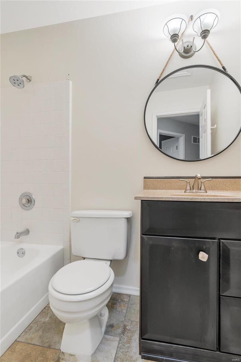 1450 Whispering Creek Drive Ballwin, MO 63021 - Photo 19 of 28