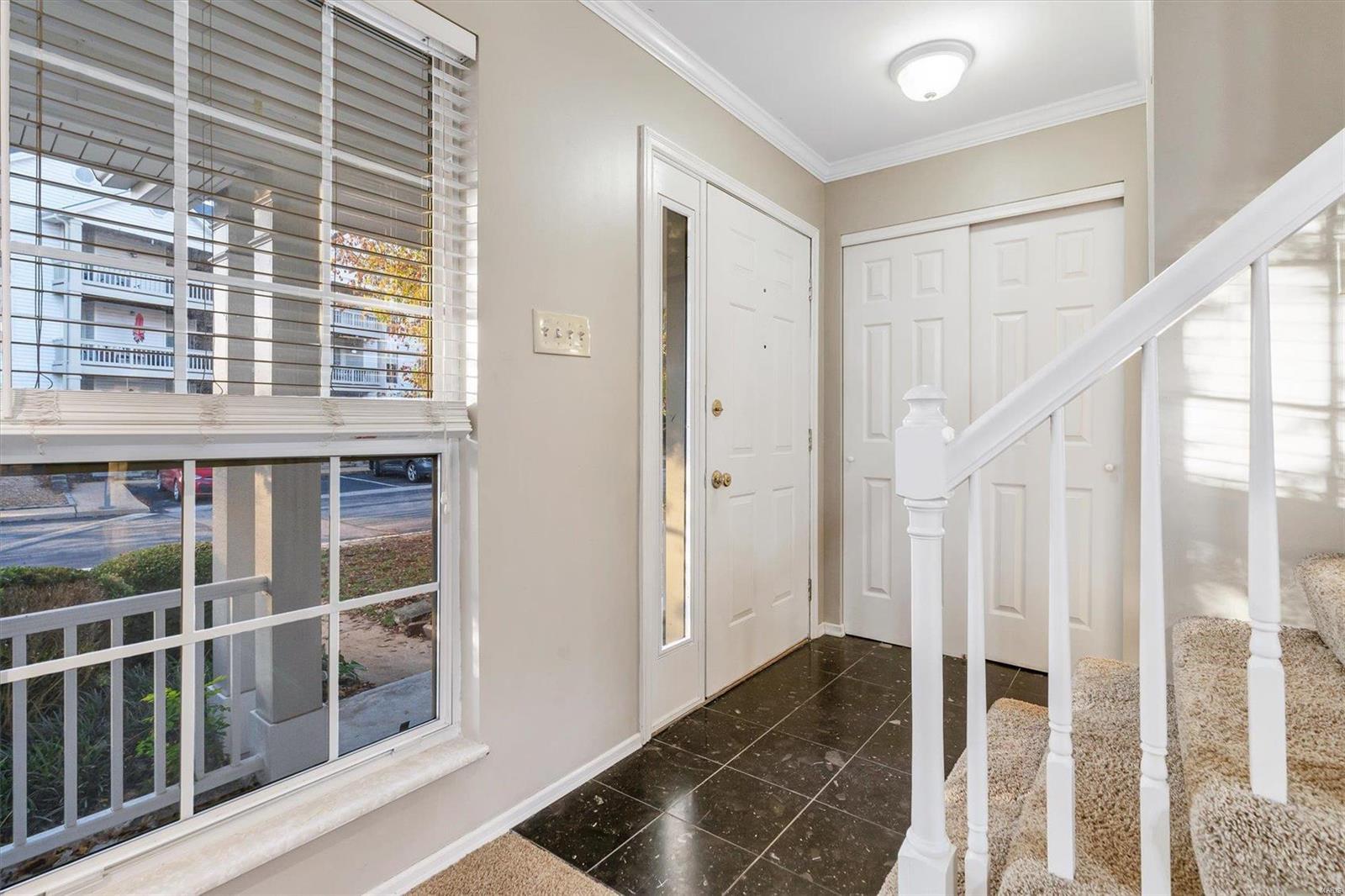 1450 Whispering Creek Drive Ballwin, MO 63021 - Photo 4 of 28