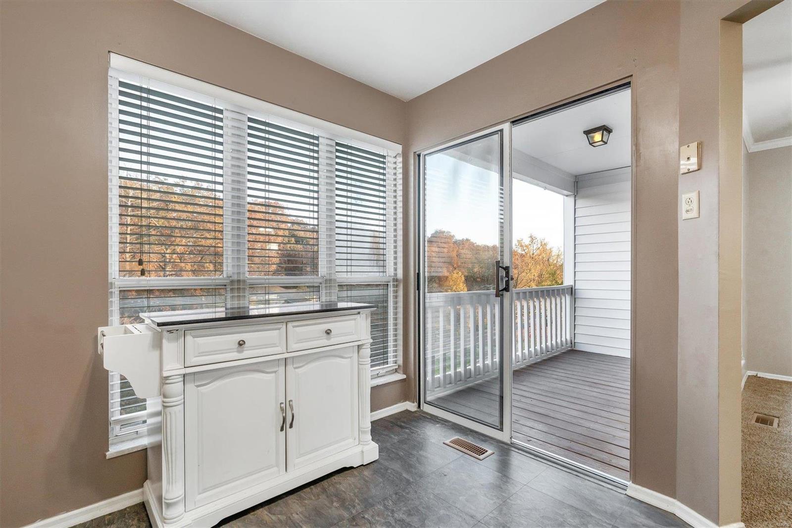 1450 Whispering Creek Drive Ballwin, MO 63021 - Photo 10 of 28