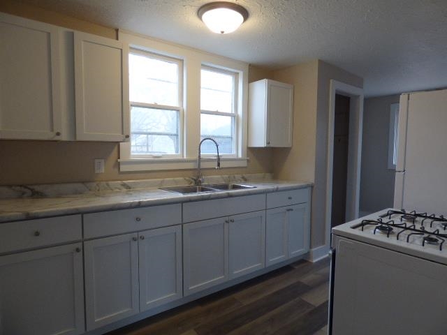 1219 Eaton Avenue Beloit, WI 53511 - Photo 4 of 10