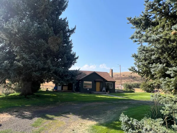 $399,000 | 451 Sunset Road, St. John, WA 99171