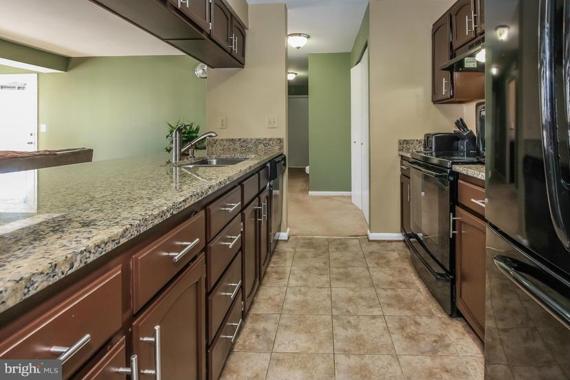 2609 Camelback Lane, Unit 411 Silver Spring, MD 20906 - Photo 6 of 18 Kitchen