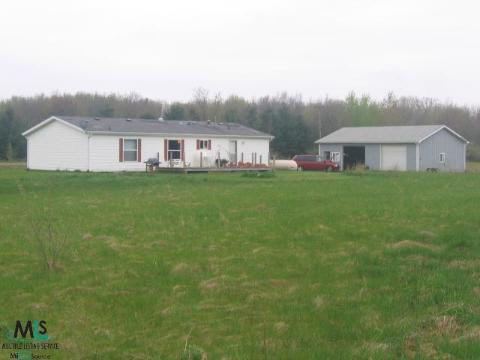 330 West Harrington Road Peck, MI 48466 - Photo 3 of 9 283659-2.JPG