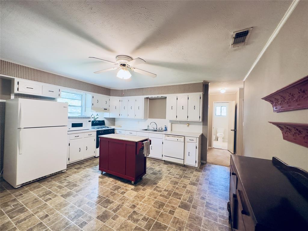 230 East Scenic Loop Hawkins, TX 75765 - Photo 12 of 40