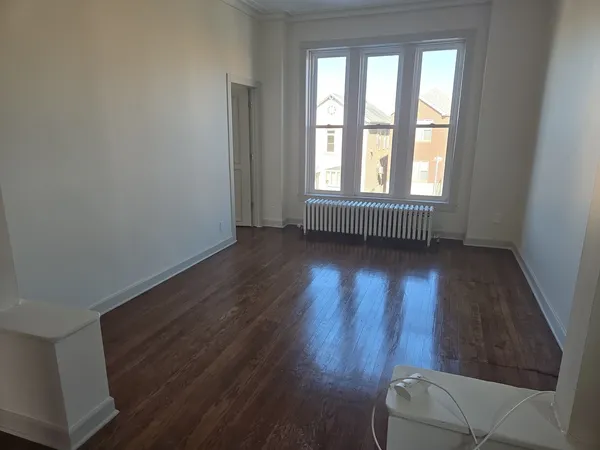 $1,900 | 2417 West Arthington Street, Unit 2, Chicago, IL 60612