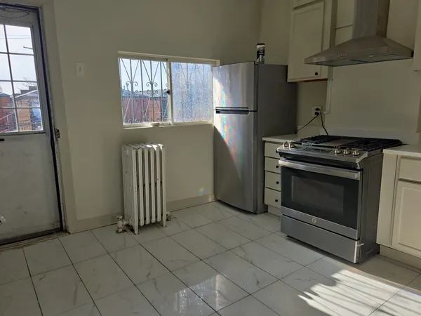 $1,900 | 2417 West Arthington Street, Unit 2, Chicago, IL 60612