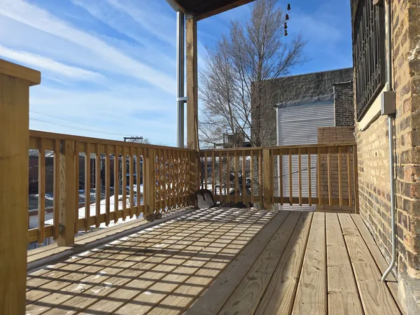 $1,900 | 2417 West Arthington Street, Unit 2, Chicago, IL 60612