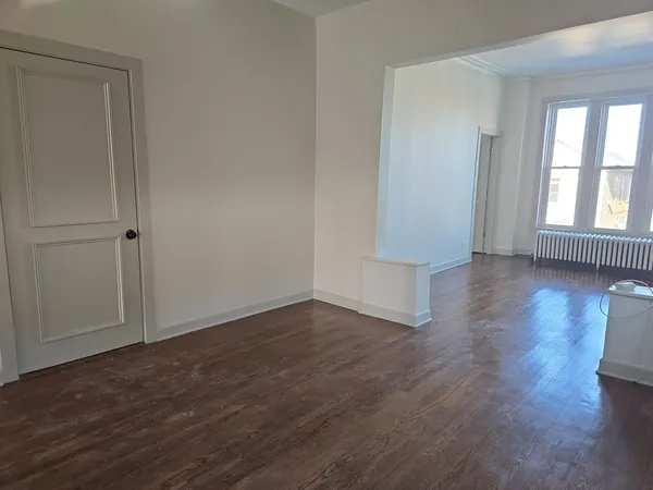 $1,900 | 2417 West Arthington Street, Unit 2, Chicago, IL 60612